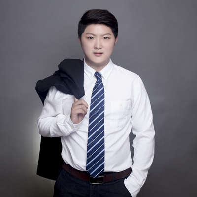 <div id= 闫坤宇 -主案设计师